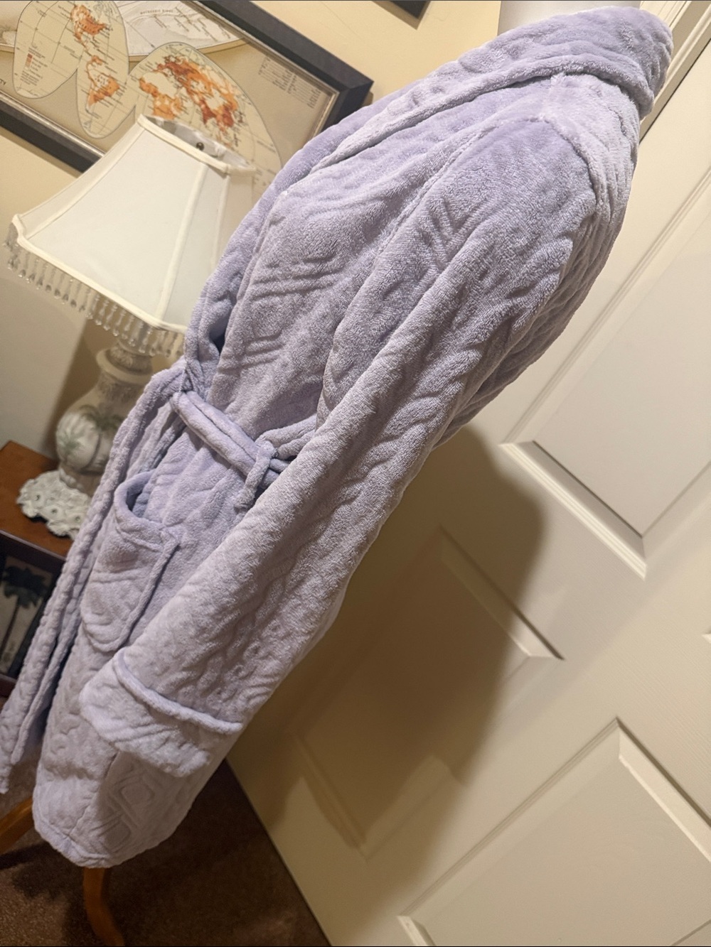 Ralph Lauren Black Label Lilac Plush Shawl-Collar Robe with Monogram. Small - Picture 5 of 10